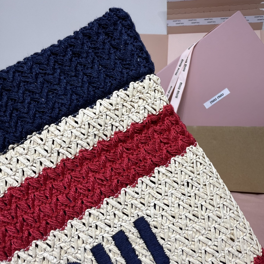 Miu Miu ミュウミュ ラウンドトートバッグ | ラウンドトートバッグ | レッド/ネイビー/ホワイト | コンパクト | レディース | ブランドバッグ - 画像 6