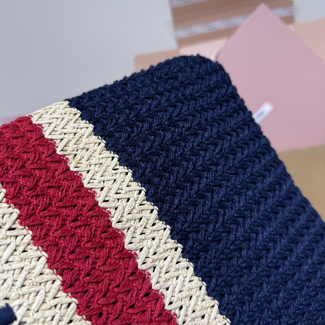 Miu Miu ミュウミュ ラウンドトートバッグ | ラウンドトートバッグ | レッド/ネイビー/ホワイト | コンパクト | レディース | ブランドバッグ - 画像 7