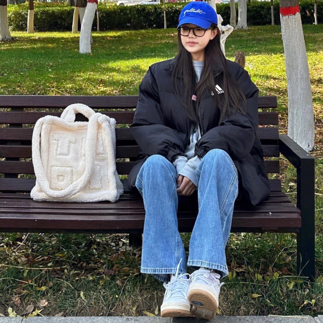 ADIDAS バッグ トートバッグ ミニサイズ 2WAY 撥水加工 フレームロゴ ホワイト ファー素材 - 画像 9