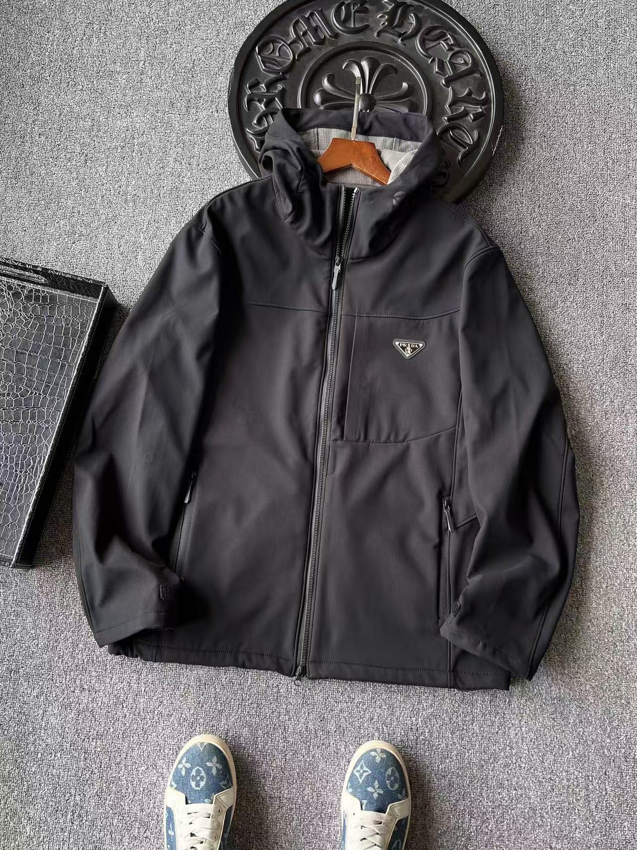 PRADA フィットネスジャケット パーカー 防風機能 メンズ カジュアル ブラック ネイビー レザー調素材 - 画像 3