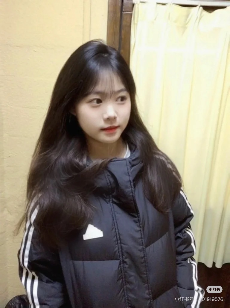 ADIDAS ダウンジャケット 3ストライプス ミニ丈 レディース ロゴ付き ホワイト ブラック グレー マルチカラー - 画像 6