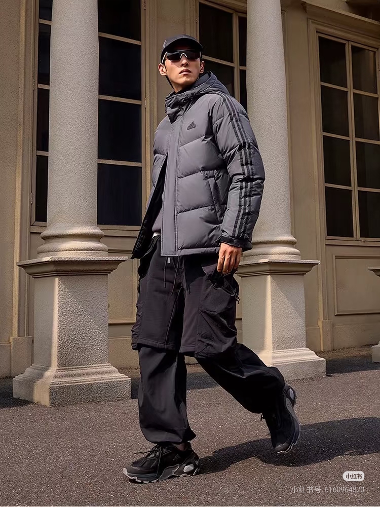 ADIDAS ダウンジャケット 3ストライプス ミニ丈 レディース ロゴ付き ホワイト ブラック グレー マルチカラー - 画像 9