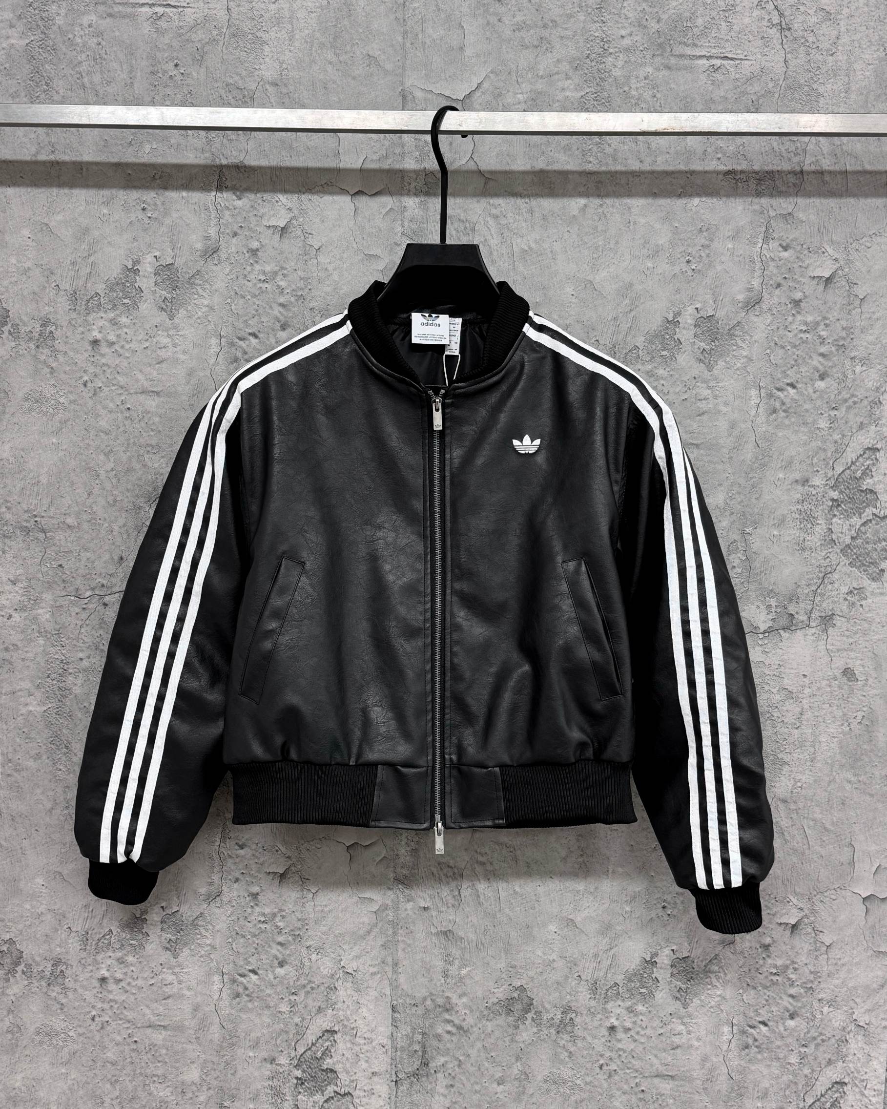 adidas ジャケット バンブーコート 2WAY ファッション性高め ブラックレザー