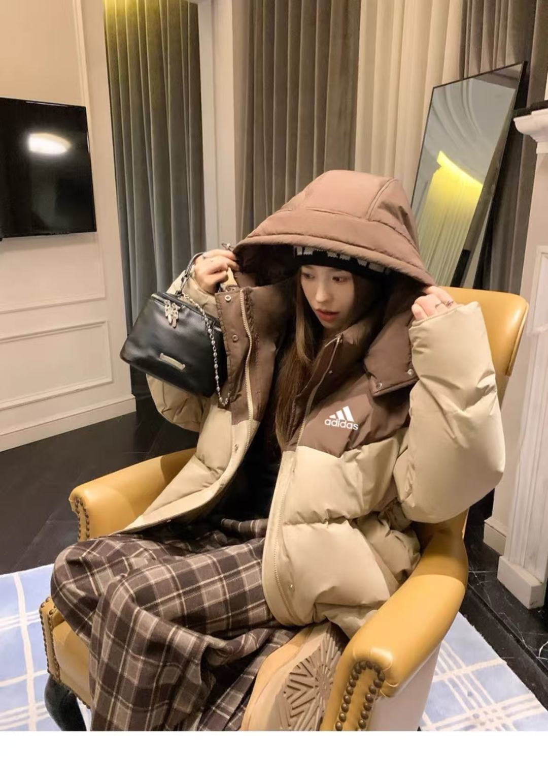 ADIDAS ダウンジャケット フード付き ミニ丈 2WAY 防寒対応 ブラウン/ベージュ - 画像 2