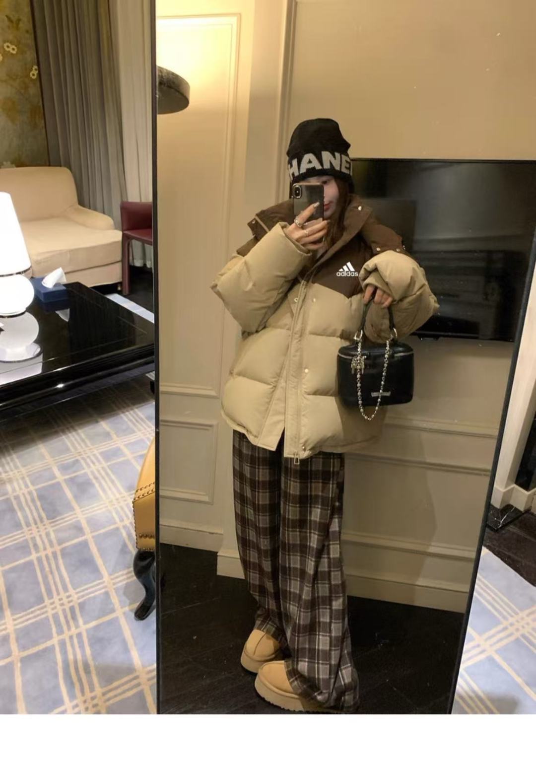 ADIDAS ダウンジャケット フード付き ミニ丈 2WAY 防寒対応 ブラウン/ベージュ - 画像 3