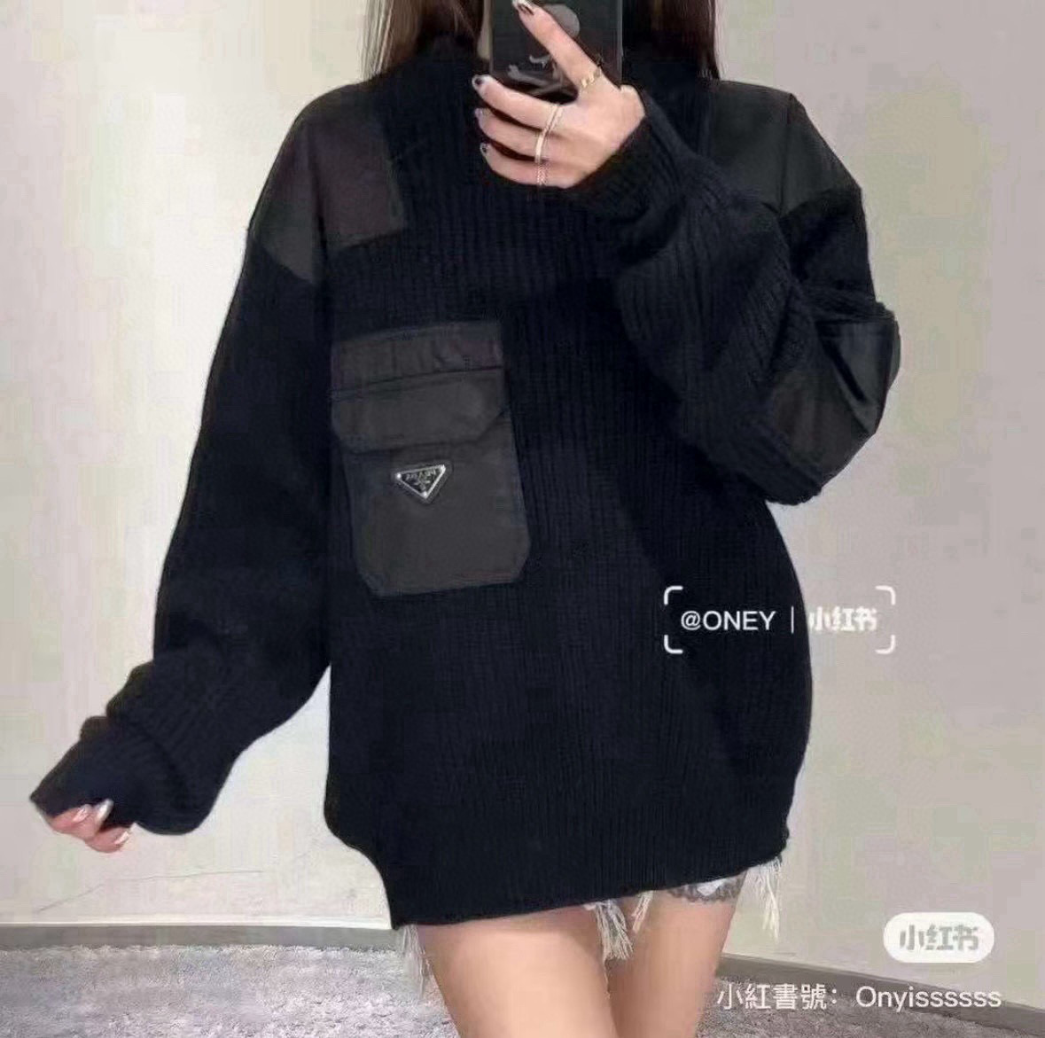 PRADA セーター ブランドロゴパッチ付き フレア袖 ミニポケット付き ブラック レザー調素材混 - 画像 8