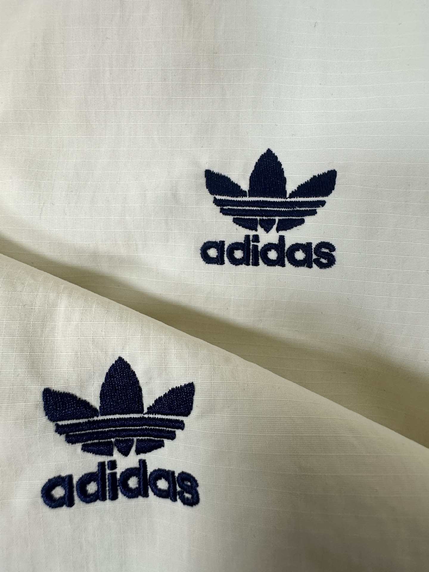 adidas ナイロンジャケット 2WAY チームロゴ 3ストライプス ホワイト ネイビー - 画像 5