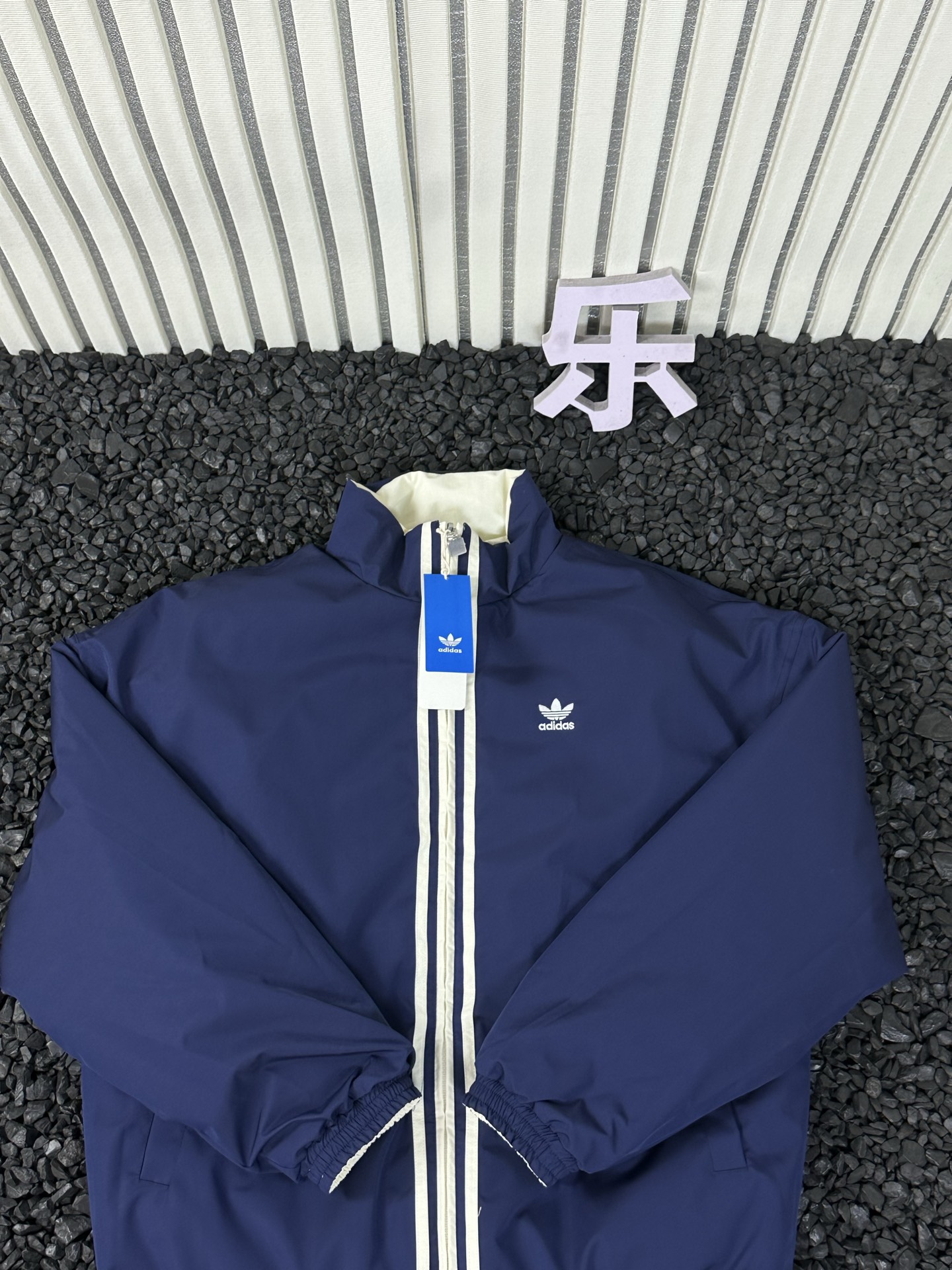 adidas ナイロンジャケット 2WAY チームロゴ 3ストライプス ホワイト ネイビー - 画像 9