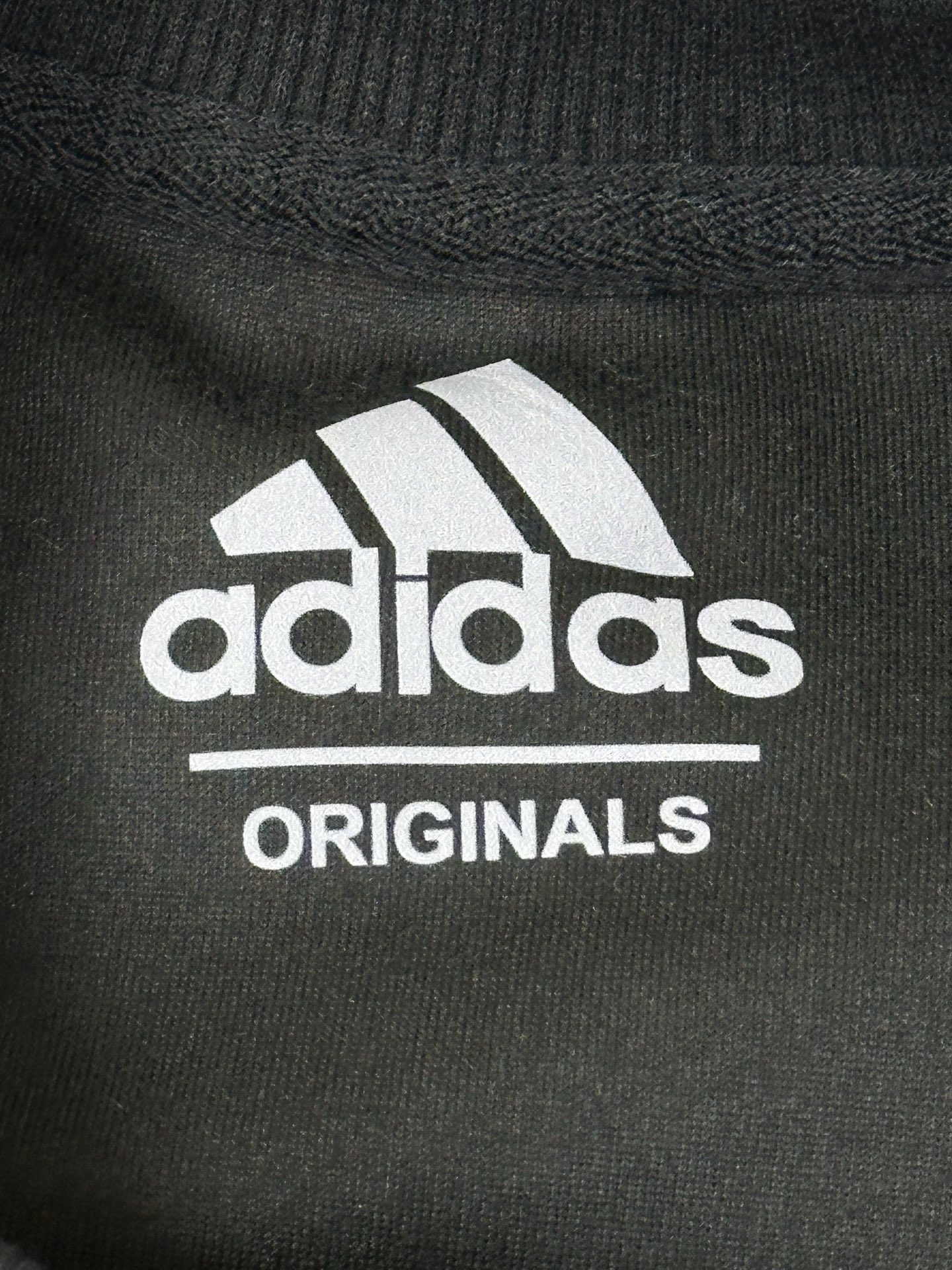 adidas セーター ロゴ入り 通勤カジュアル ミニロゴデザイン ホワイトブラックグレー全3色 - 画像 2