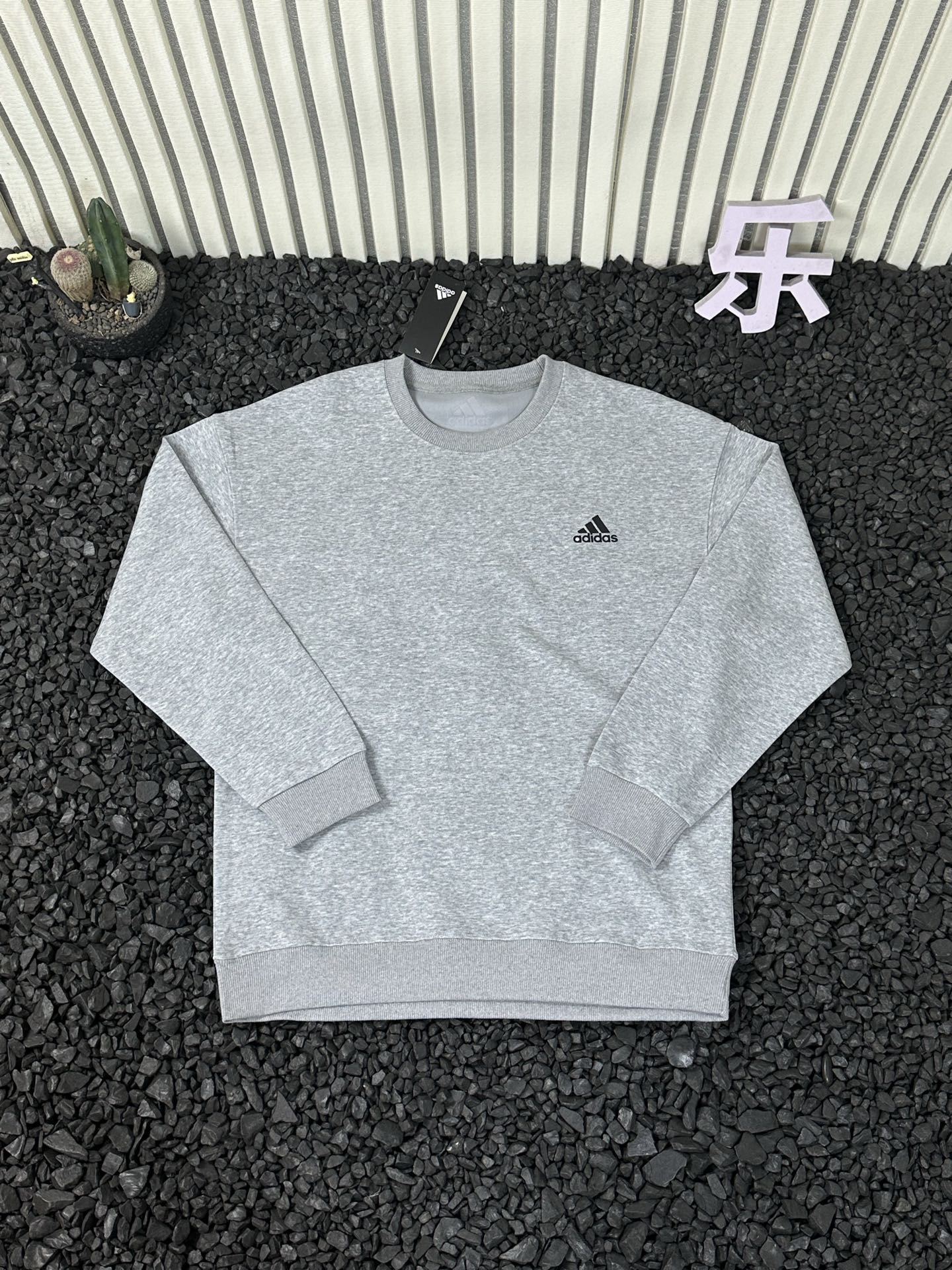 adidas セーター ロゴ入り 通勤カジュアル ミニロゴデザイン ホワイトブラックグレー全3色 - 画像 6