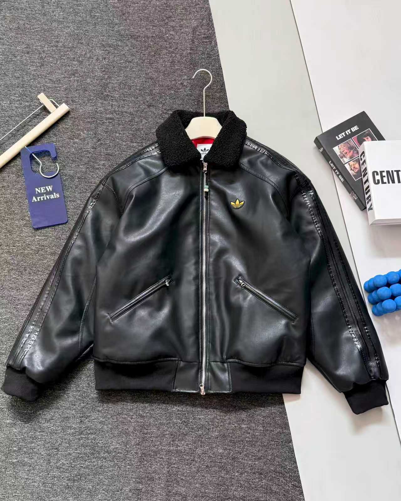 ADIDAS ジャケット ブーメラン オーバーサイズ ファーライニング ブラックレザー 2WAY収納 通勤カジュアル - 画像 6