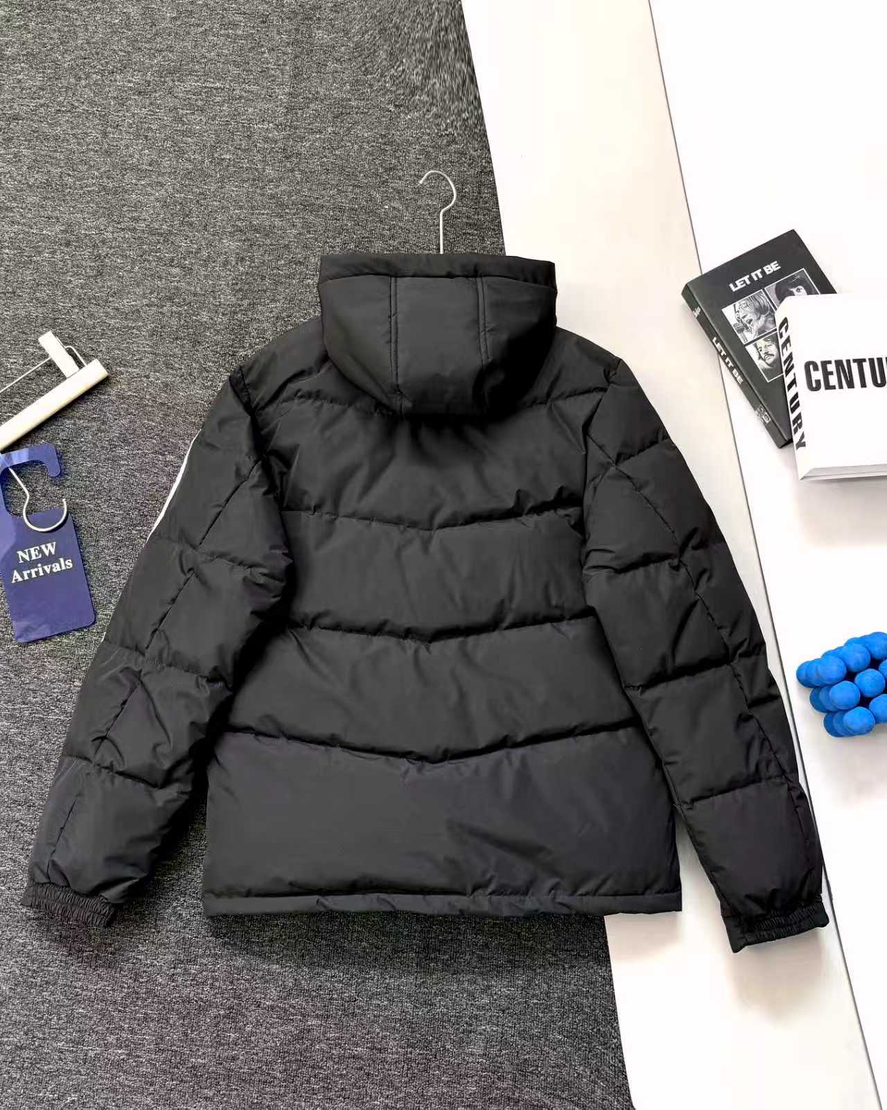 adidas ダウンジャケット 3ストライプス フード付き 軽量 通勤カジュアル ブラック/ホワイト/グレー 全3色 - 画像 8