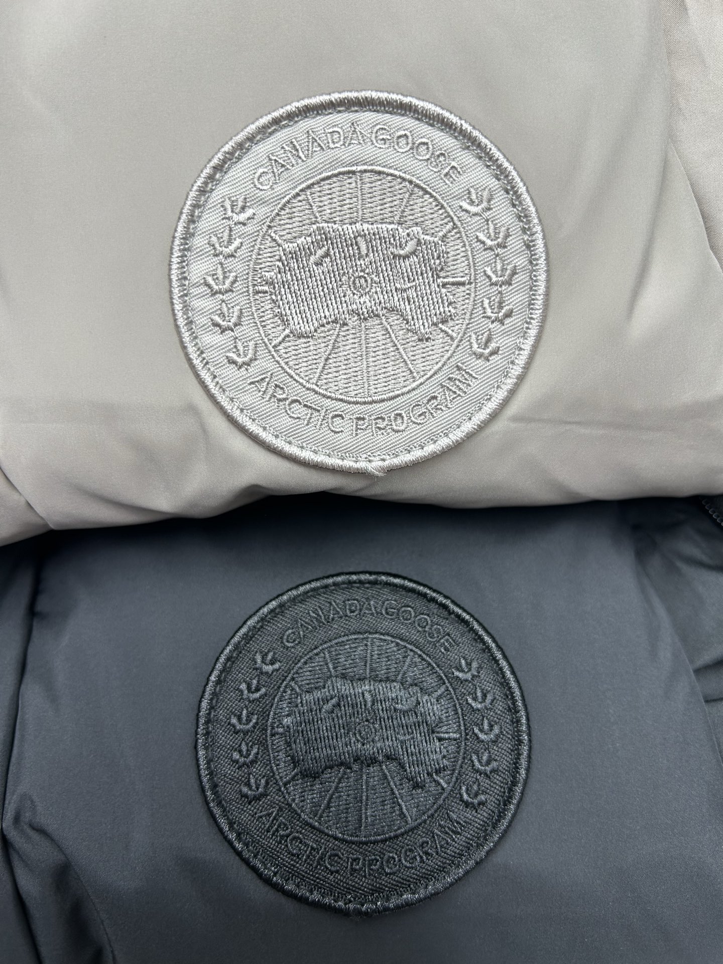 CANADA GOOSE ダウンベスト ミニサイズ 2WAY 通勤 保温 ブラック ベージュ ネイビー - 画像 9