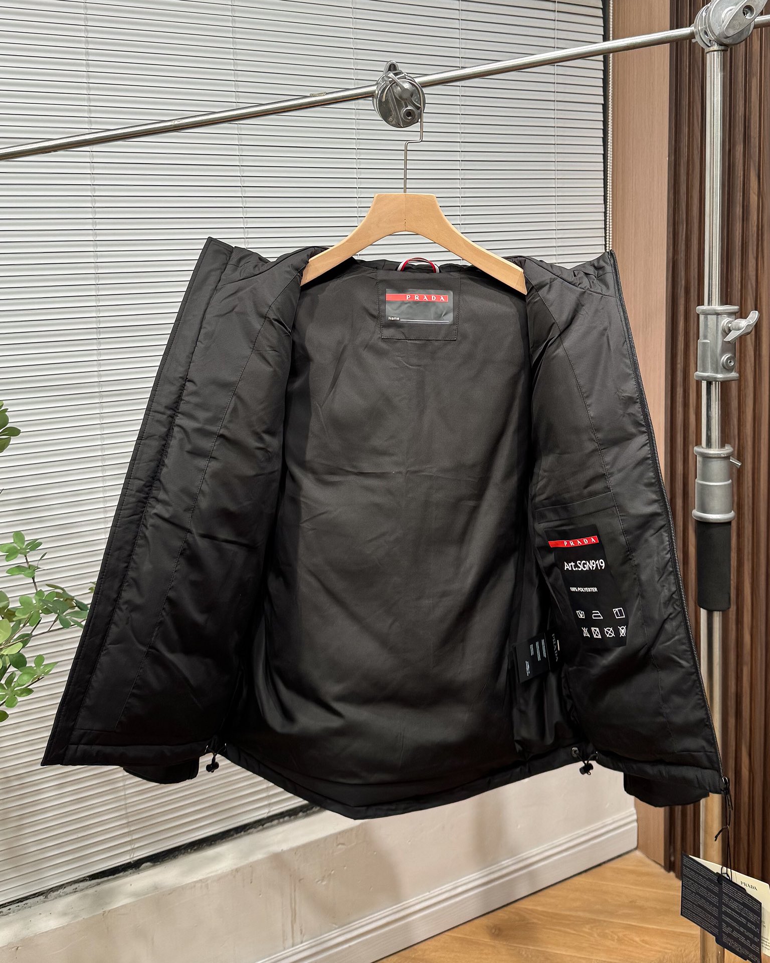 PRADA ダウンジャケット 2WAY フード付き 軽量 ブラック ネイビー ポリエステル - 画像 6