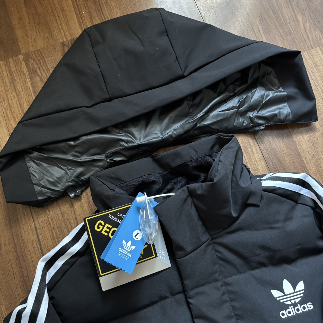 adidas ダウンベスト 2WAY ファスナー付き ロゴ入り ブラック ホワイト 全2色 - 画像 7