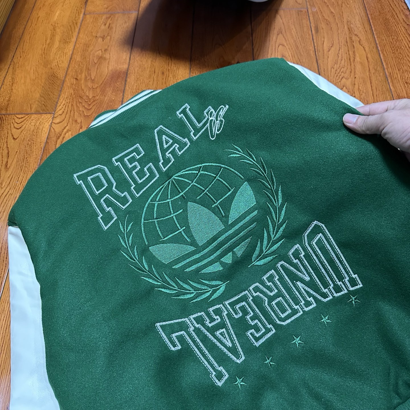 ADIDAS ジャケット ベースボールジャケット レザーパッチ 2WAY デザイン ブルー/グリーン レザー×キャンバス - 画像 6