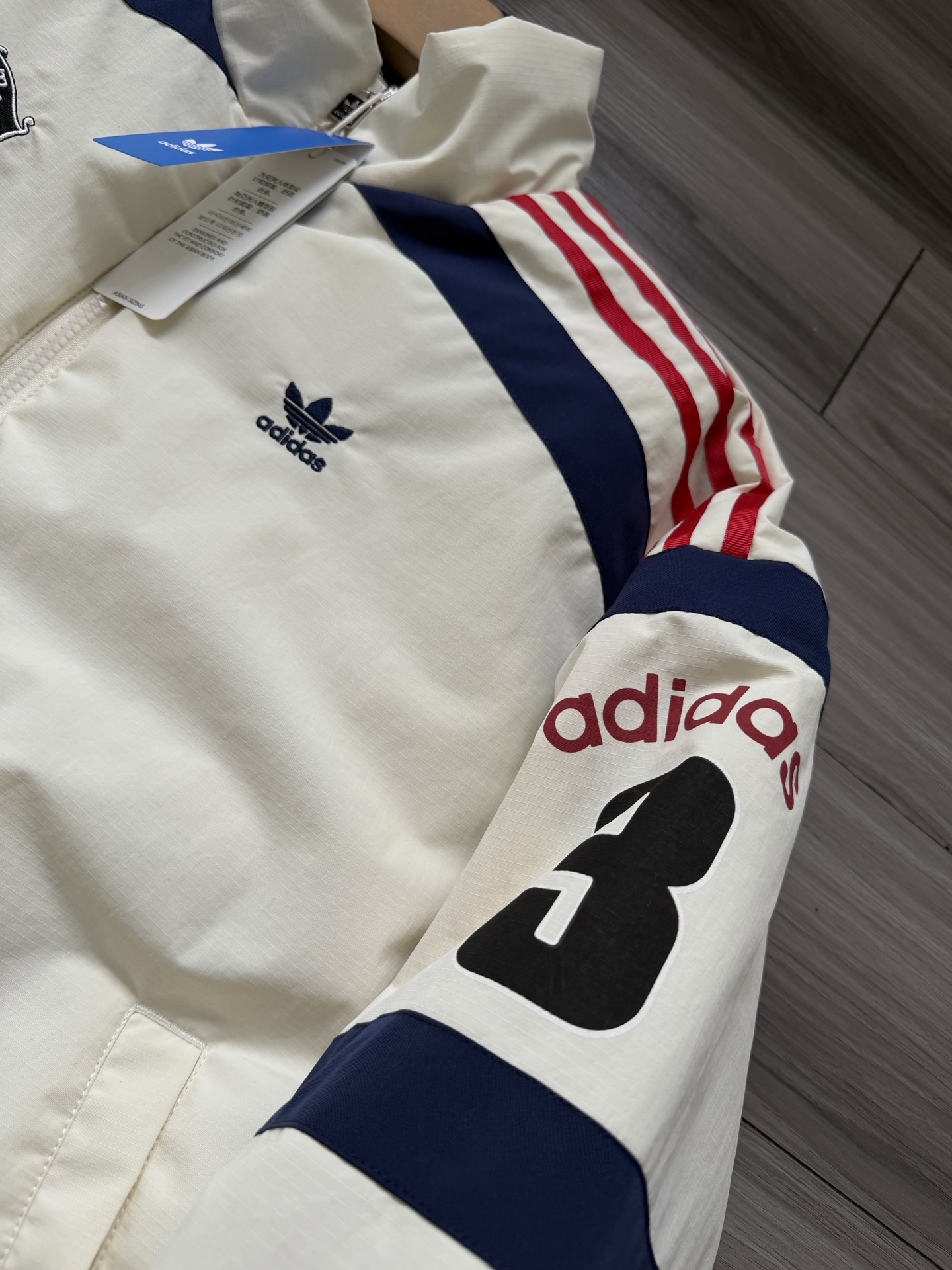 adidas ジャケット トラックジャケット 3ストライプ チームロゴ 両面デザイン ネイビー/アイボリー ナイロン - 画像 3