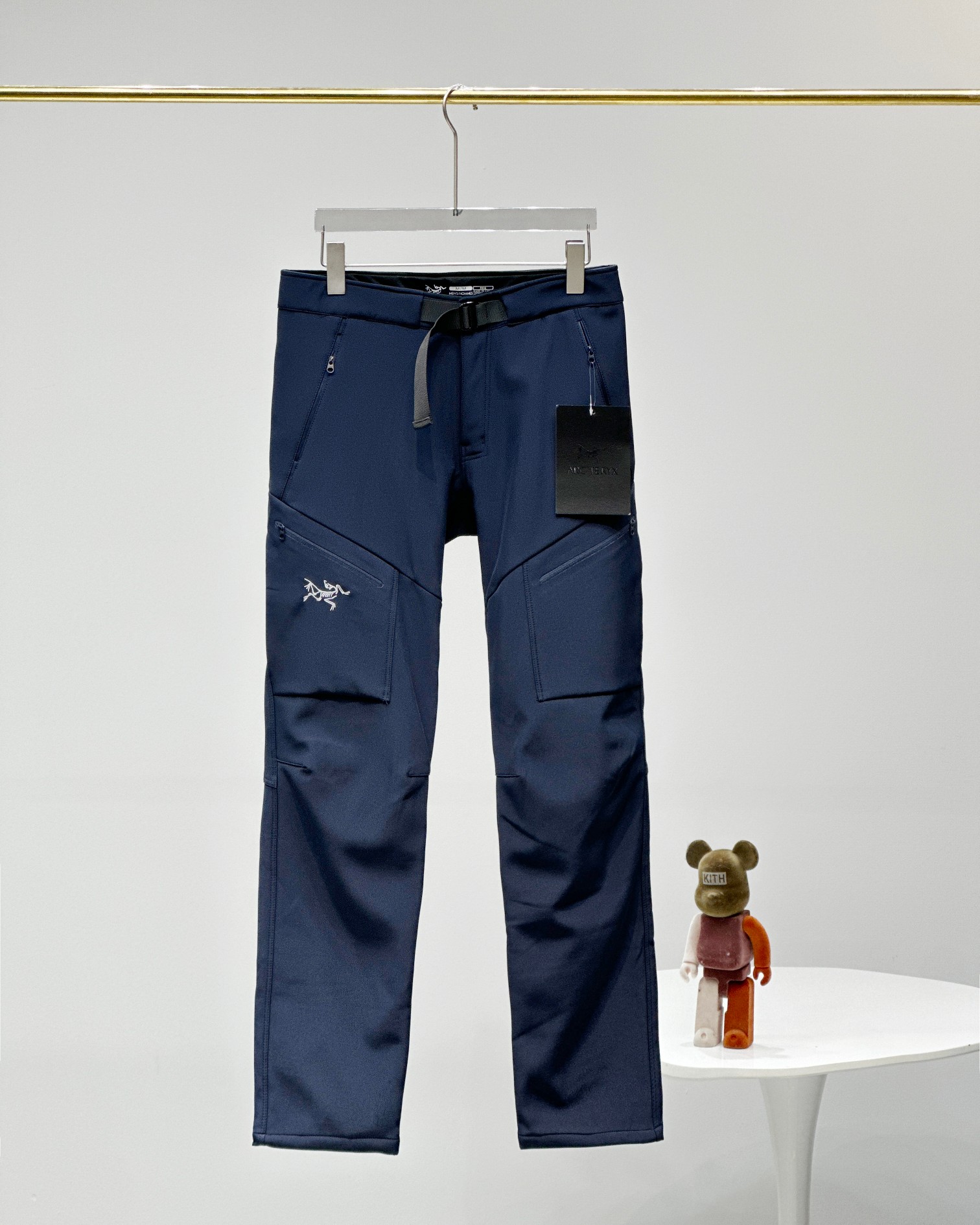 ARC'TERYX パンツ ローライズ マウンテンパンツ 防水 通勤 ビジネス マルチカラー レザー調素材 - 画像 5