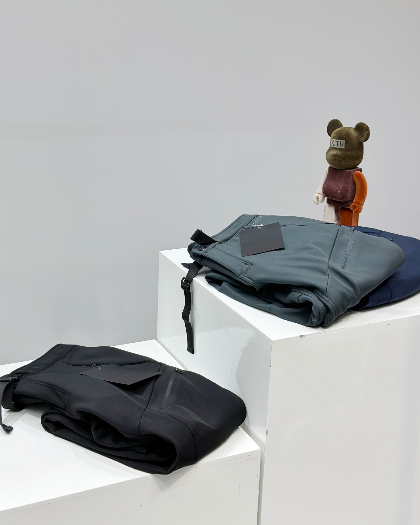 ARC'TERYX パンツ マルチポケット A4収納 軽量 ボトムス ネイビー/ブラック/グレー ナイロン