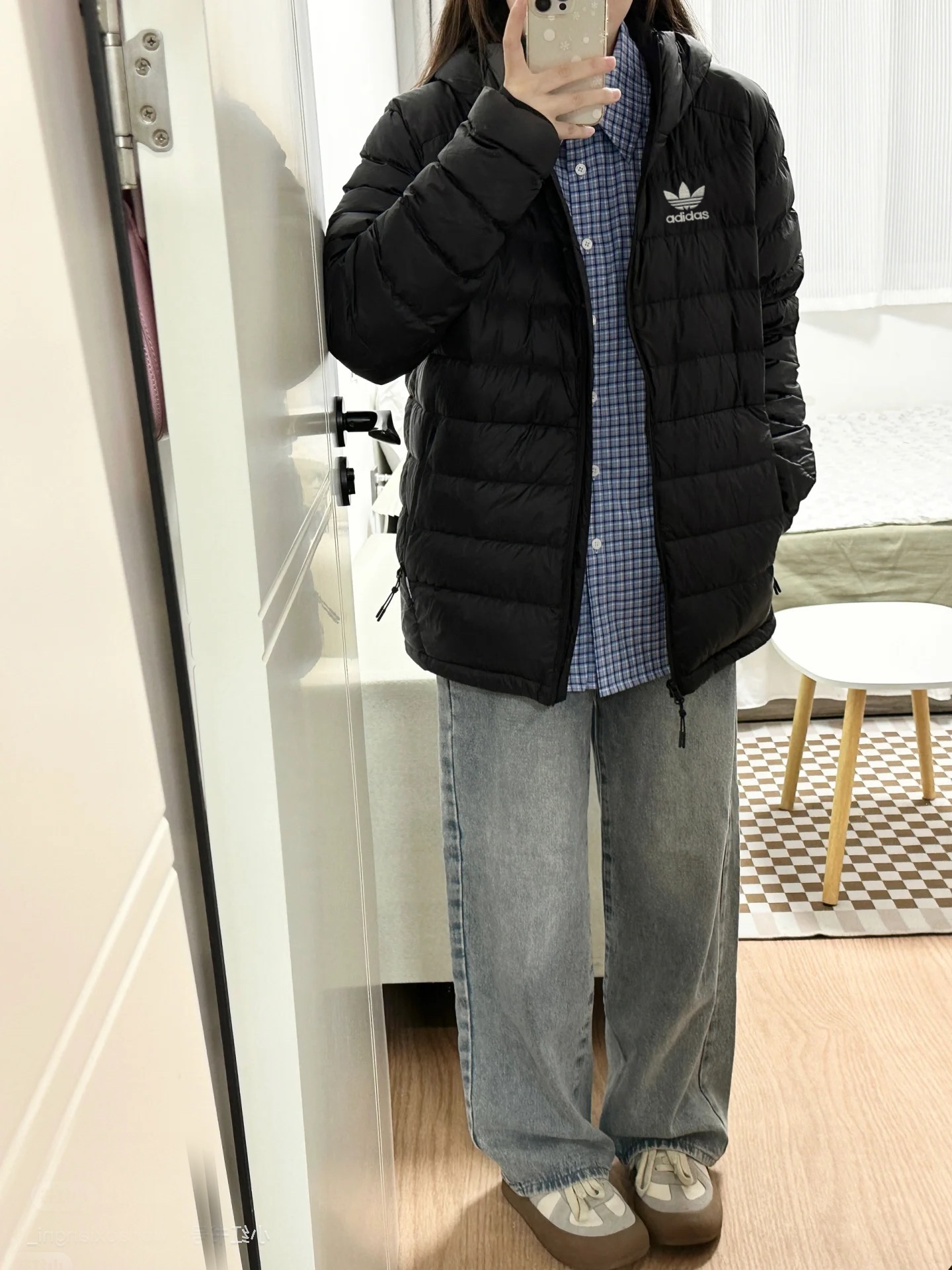 adidas ダウンジャケット ミニ丈 フード付き 軽量 通勤カジュアル ブラック - 画像 6