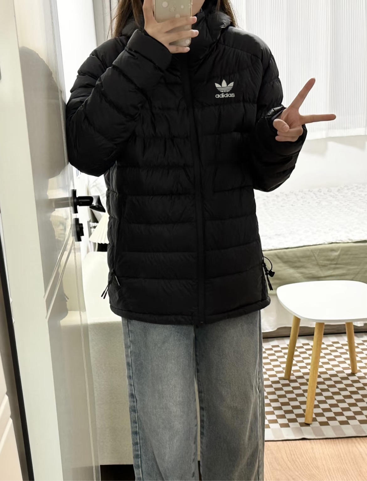 adidas ダウンジャケット ミニ丈 フード付き 軽量 通勤カジュアル ブラック - 画像 9