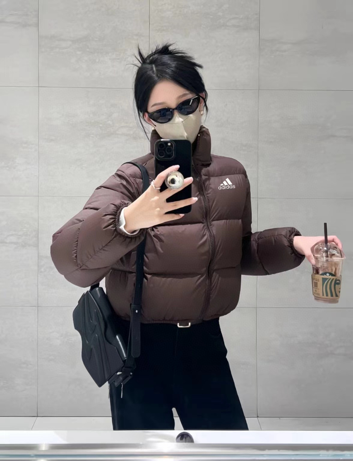 adidas ダウンジャケット ミニ丈 通勤カジュアル ブラウンレザー - 画像 2