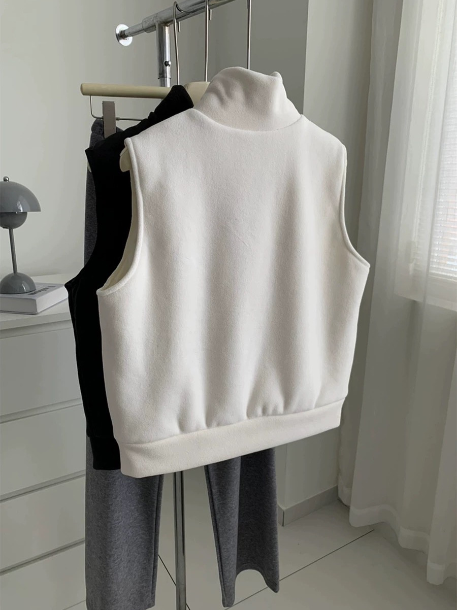 adidas ダウンベスト レディース 軽量 保温 カジュアル ホワイト - 画像 8