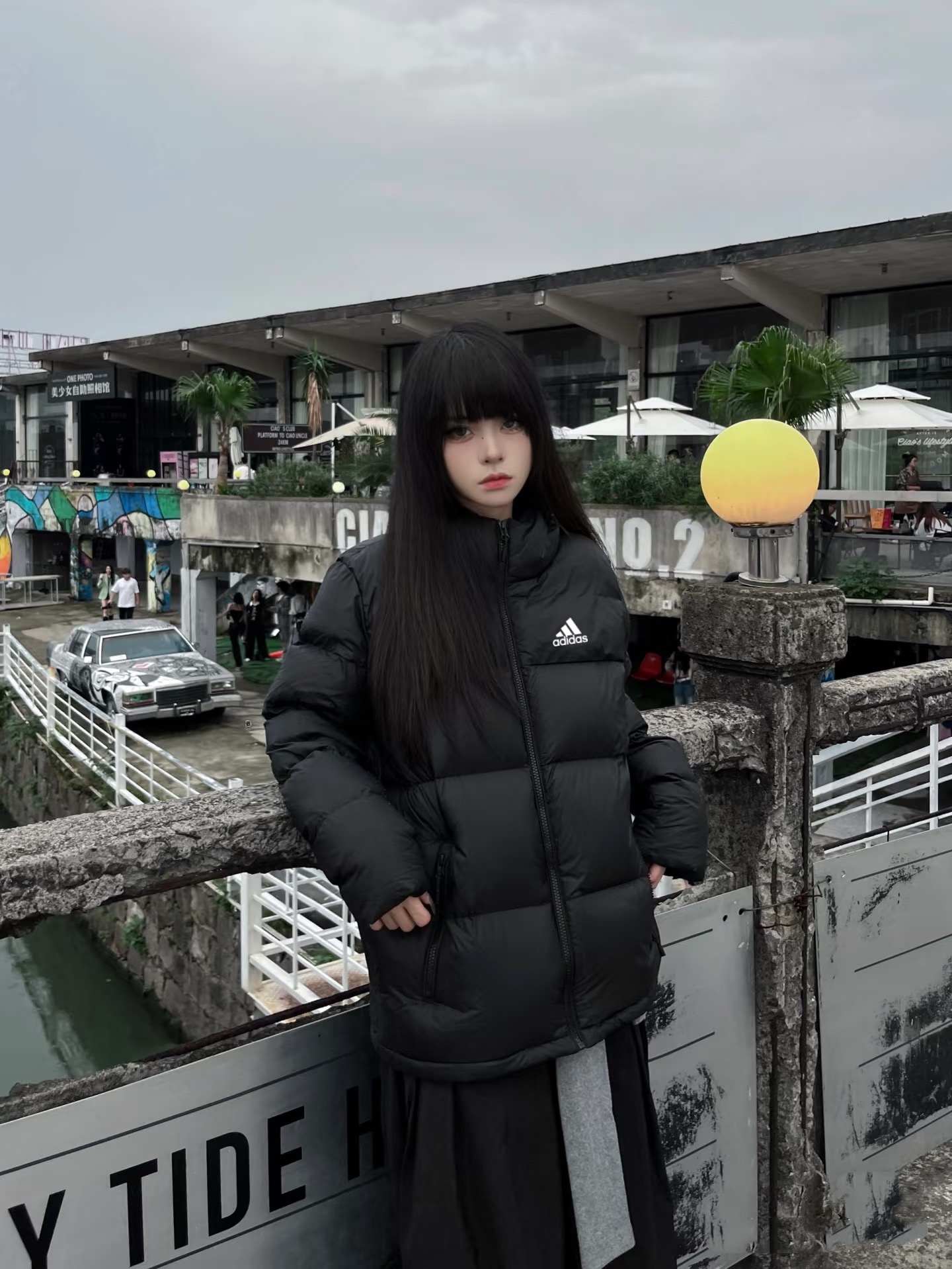 adidas ダウンジャケット ミニ丈 フード付き 軽量 通勤カジュアル ブラック - 画像 7