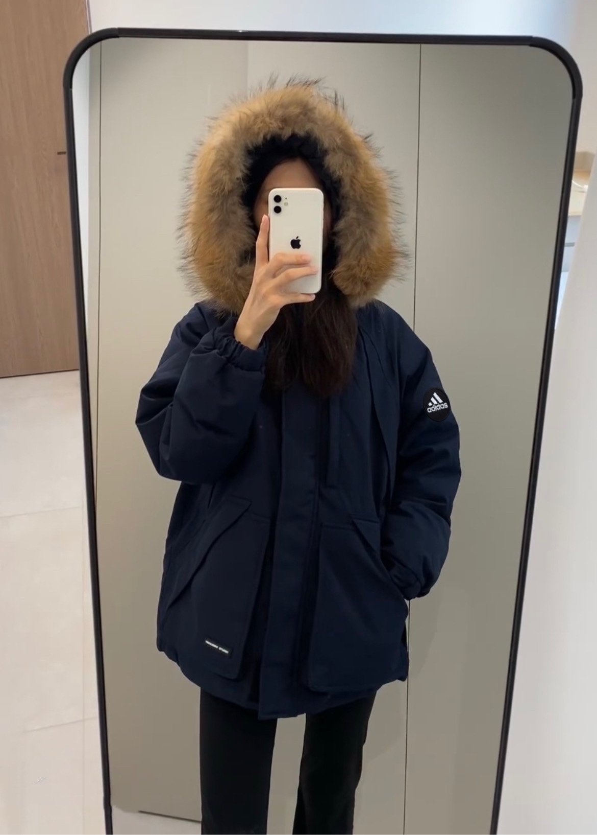 adidas ダウンジャケット ファーリング フード付き ミニサイズ 防寒対応 ネイビー レザー風素材