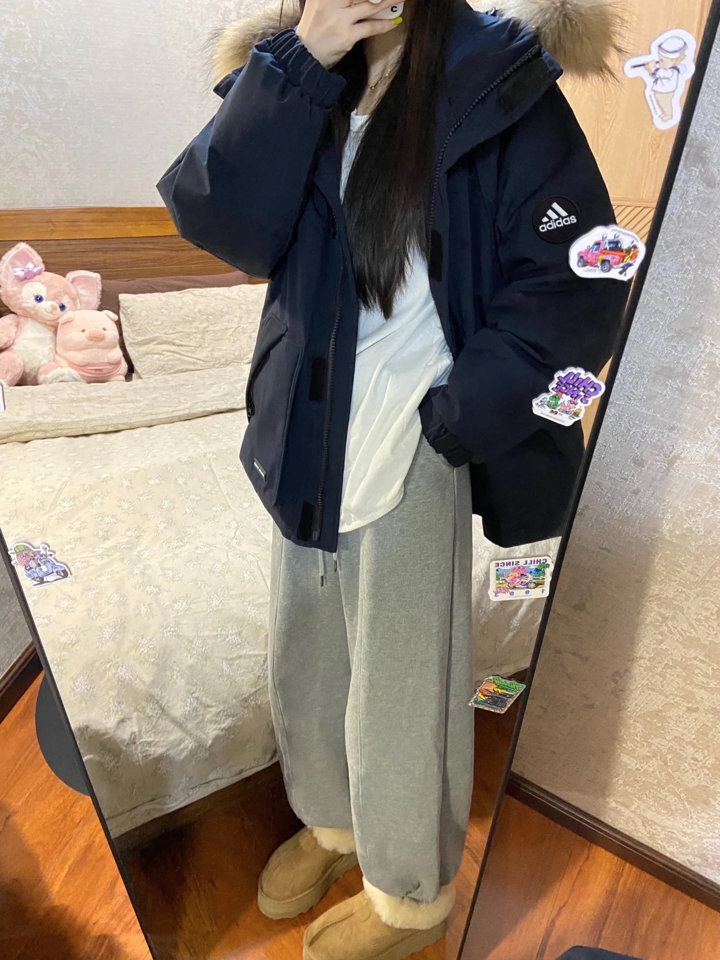 adidas ダウンジャケット ファーリング フード付き ミニサイズ 防寒対応 ネイビー レザー風素材 - 画像 4