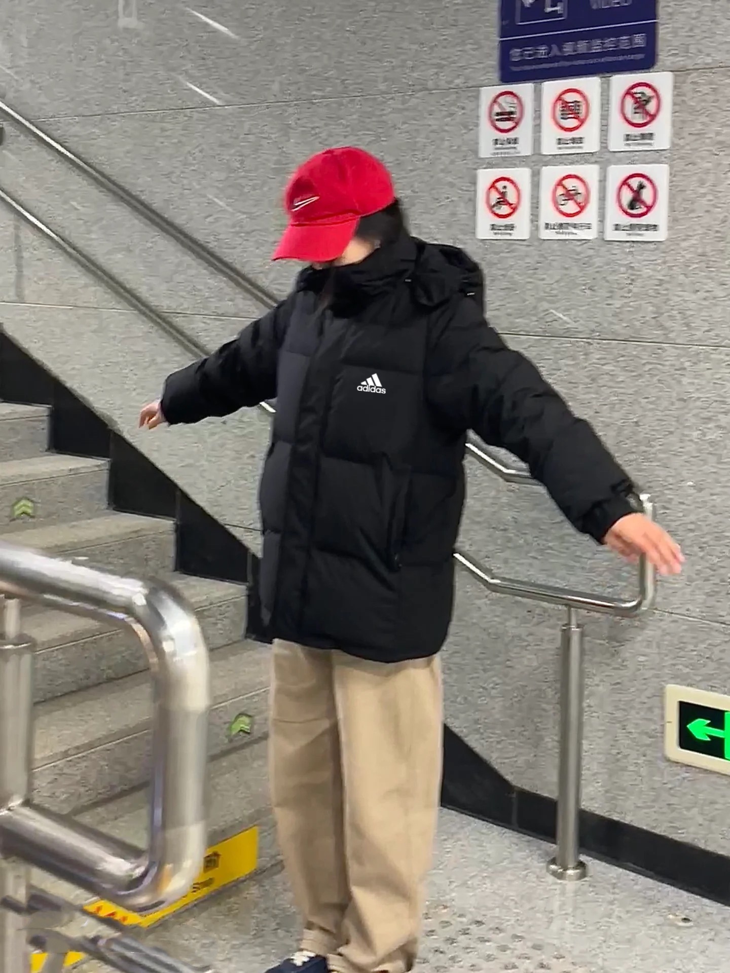 adidas ダウンジャケット ミニ丈 カジュアル 90白鴨絨 内裏銀色蓄熱網 ブラック - 画像 7