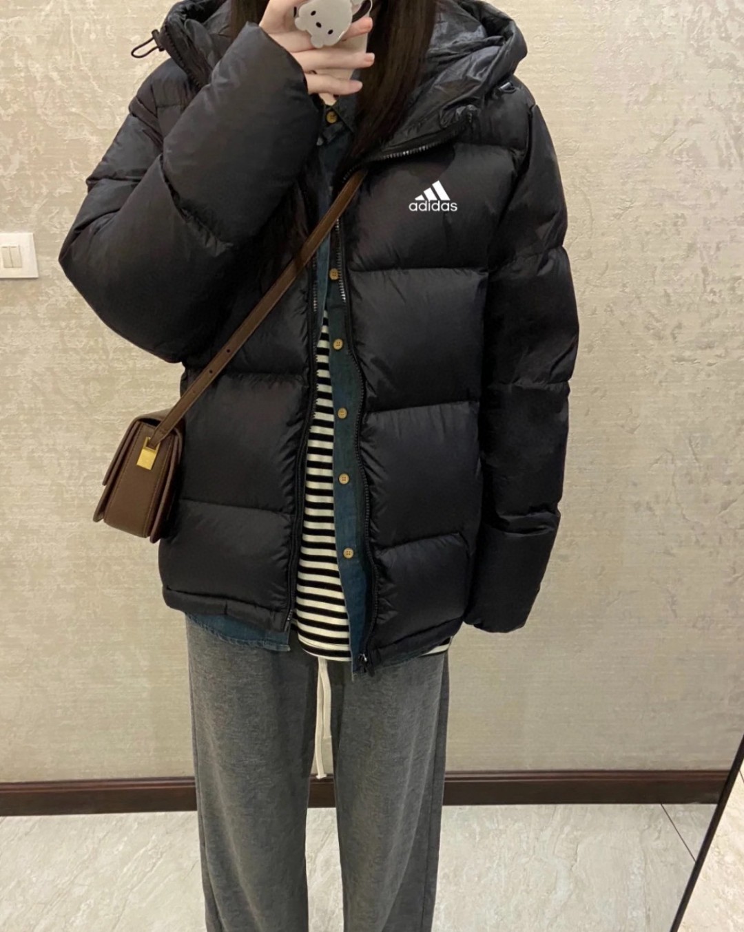 adidas ダウンジャケット フード付き 軽量 保温 通勤カジュアル ブラック