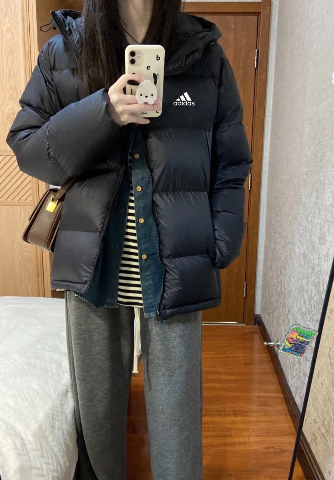 adidas ダウンジャケット フード付き 軽量 保温 通勤カジュアル ブラック - 画像 5