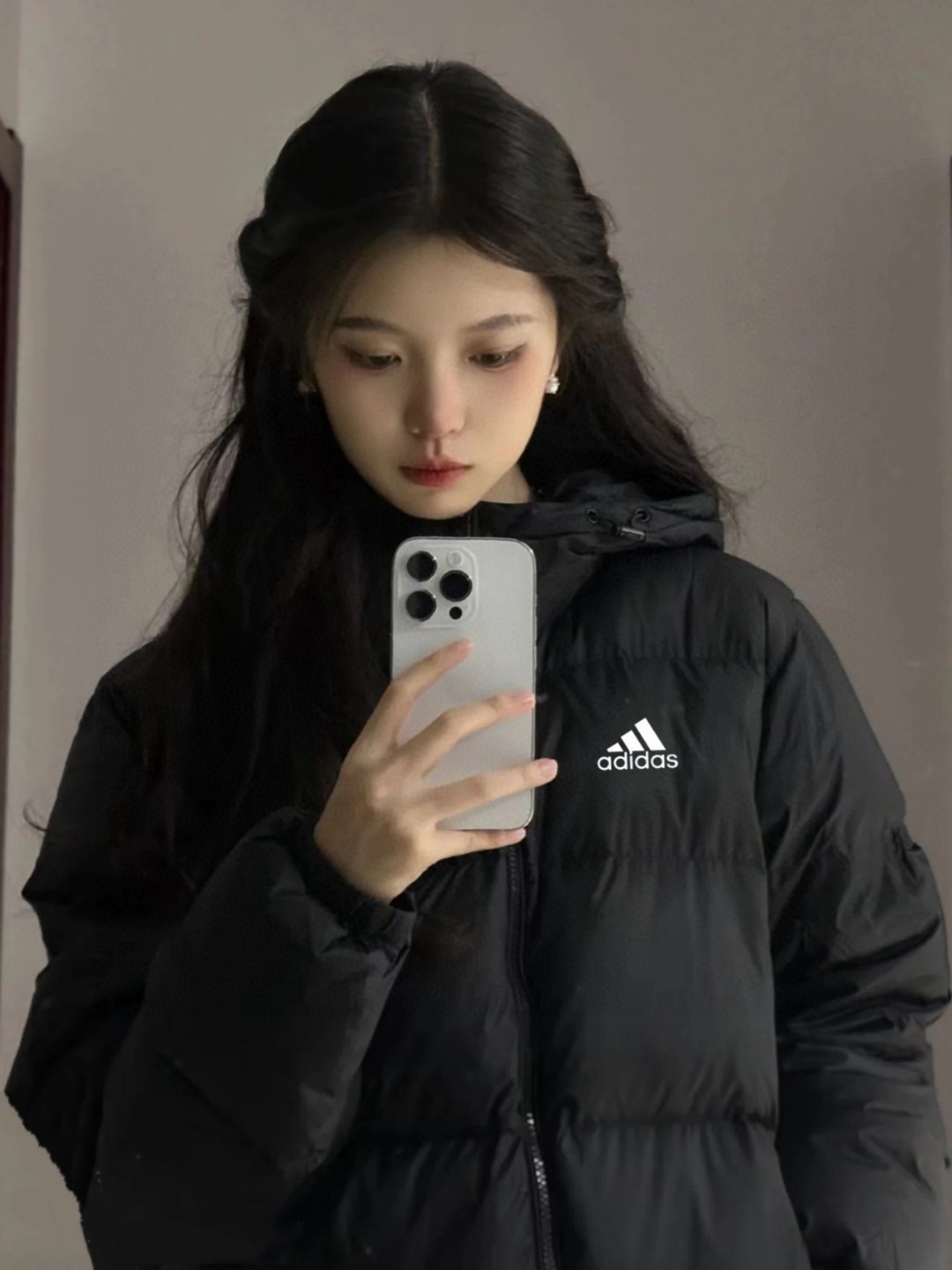 adidas ダウンジャケット フード付き 軽量 保温 通勤カジュアル ブラック - 画像 6