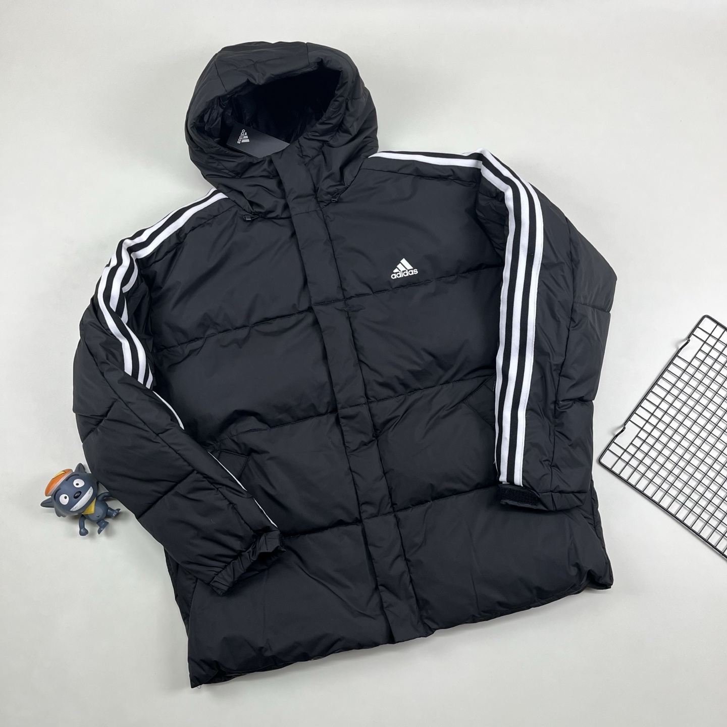 adidas ダウンジャケット 3ストライプス パフアウター 通勤カジュアル ブラック グレー マルチカラー