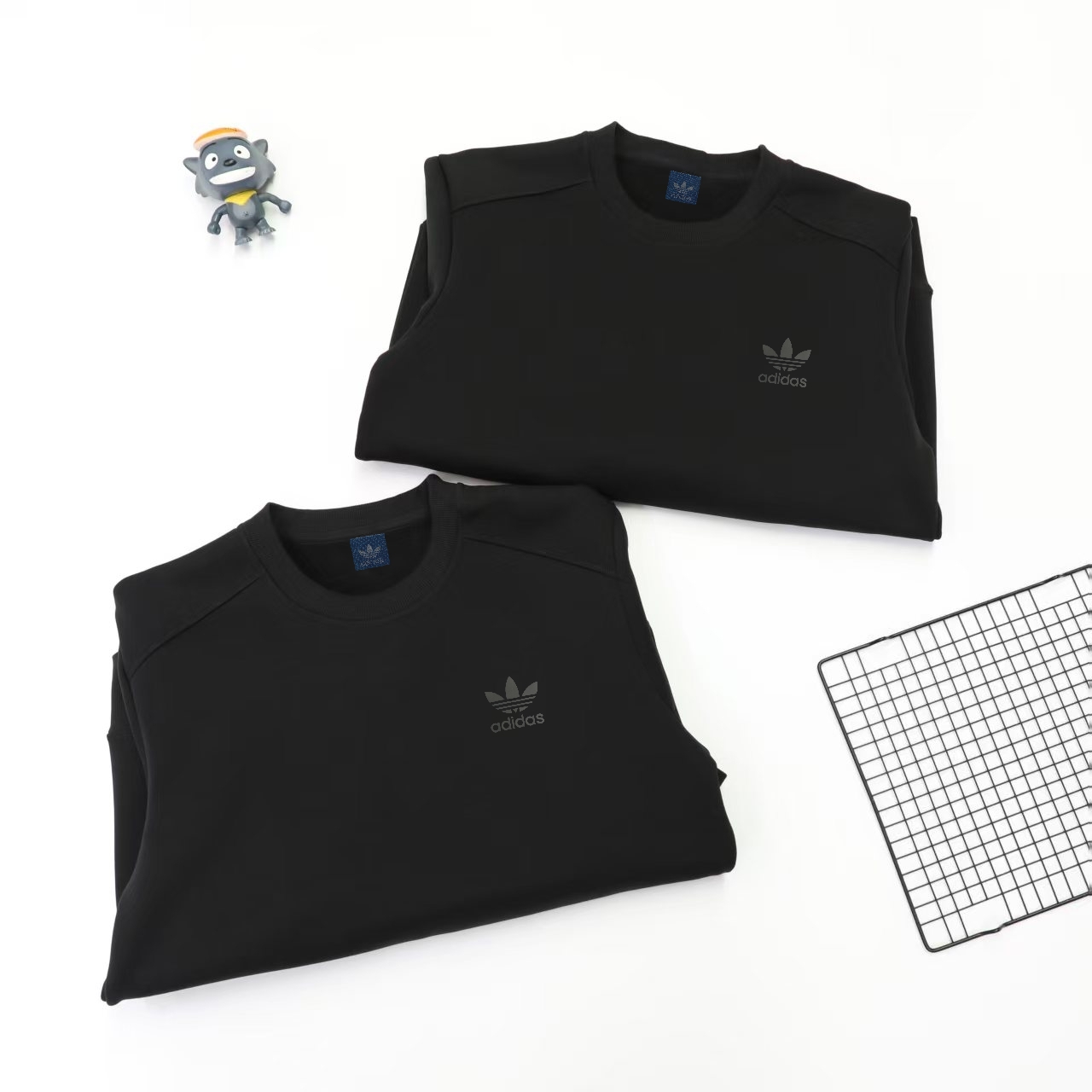 adidas スウェットシャツ クルーネック ブラック レギュラーフィット 伸縮性素材 高級ライン ブラック - 画像 6