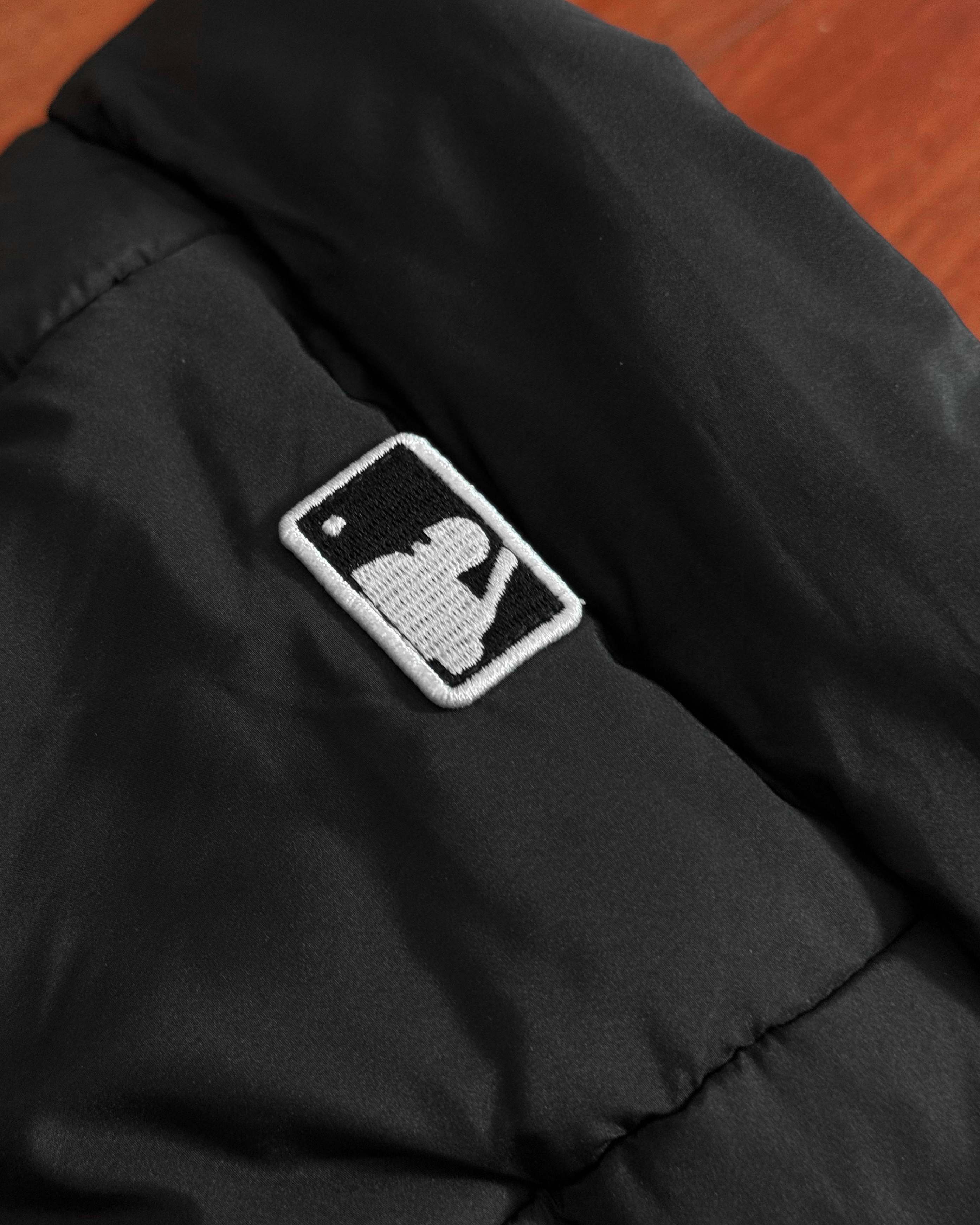 MLB ダウンコート ロング丈 フード付き インサートロゴ ブラック - 画像 4