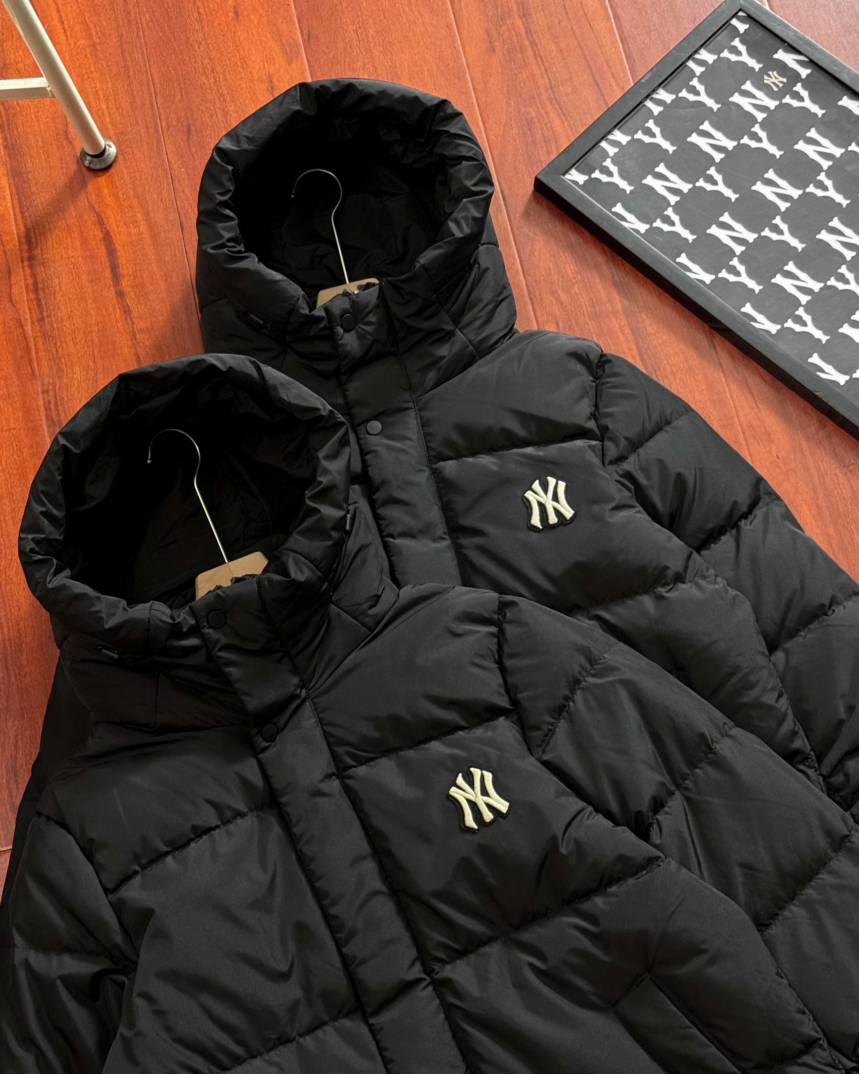 MLB ダウンコート ロング丈 フード付き インサートロゴ ブラック - 画像 8