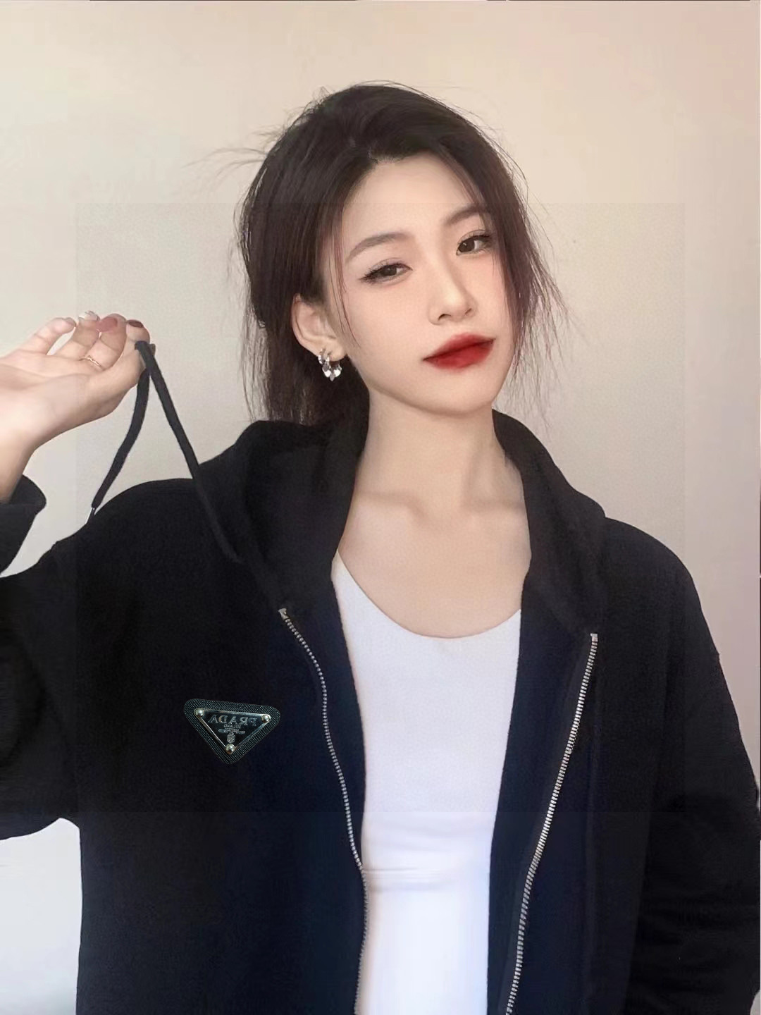 PRADA パーカー 2WAY フード付き ファッション カジュアル ブラック ホワイト グレー マルチカラー コットン混