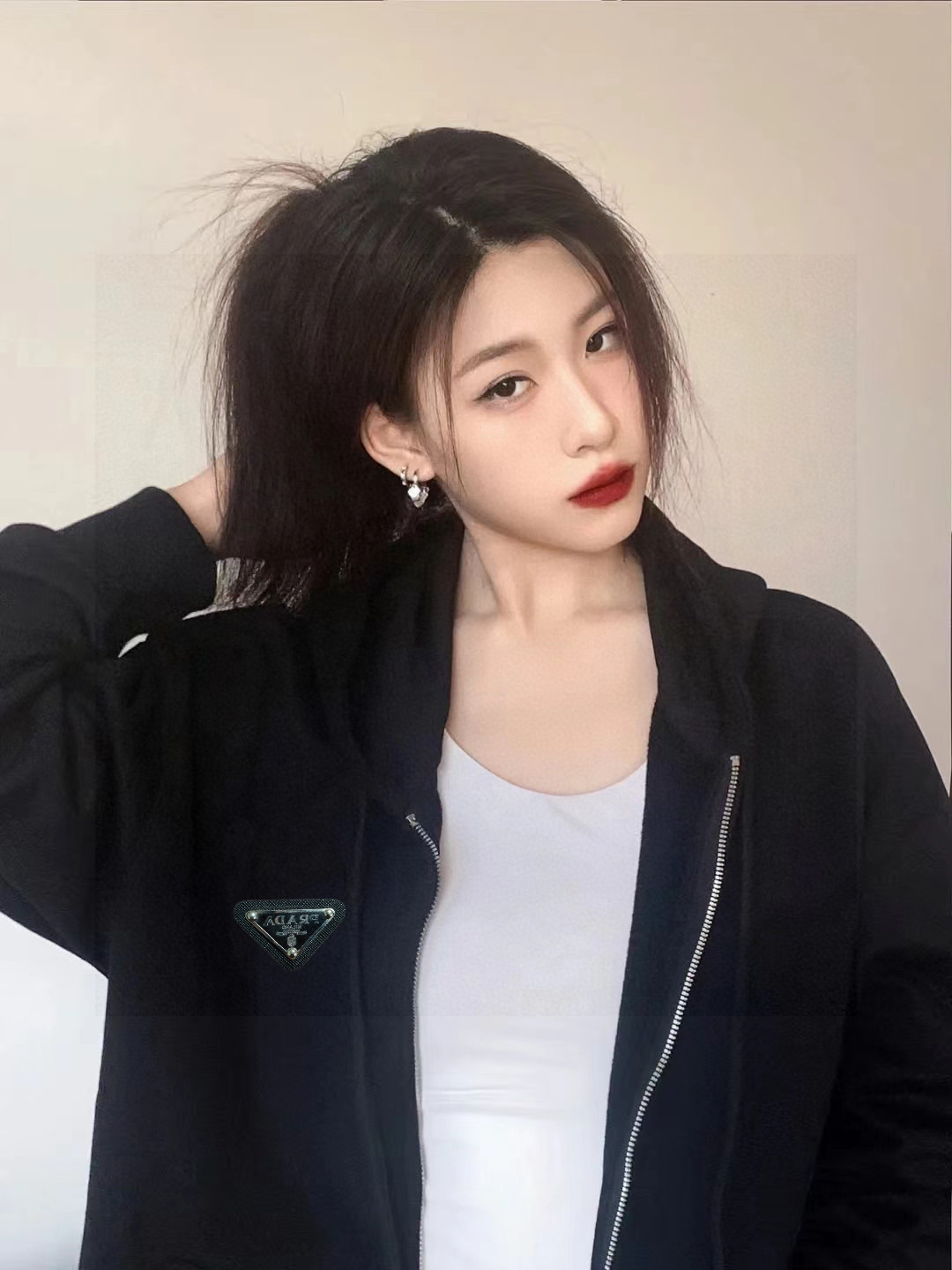 PRADA パーカー 2WAY フード付き ファッション カジュアル ブラック ホワイト グレー マルチカラー コットン混 - 画像 2