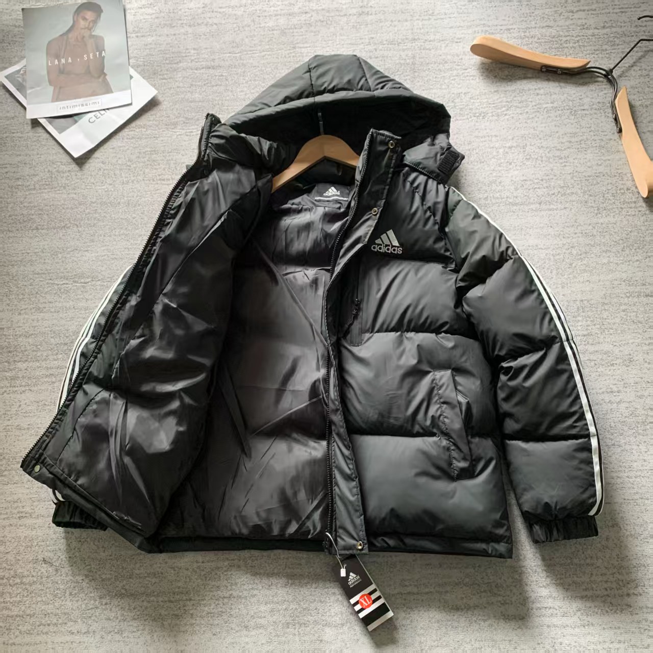 adidas ダウンジャケット パフジャケット 3本線デザイン 通勤カジュアル ブラック ポリエステル - 画像 3