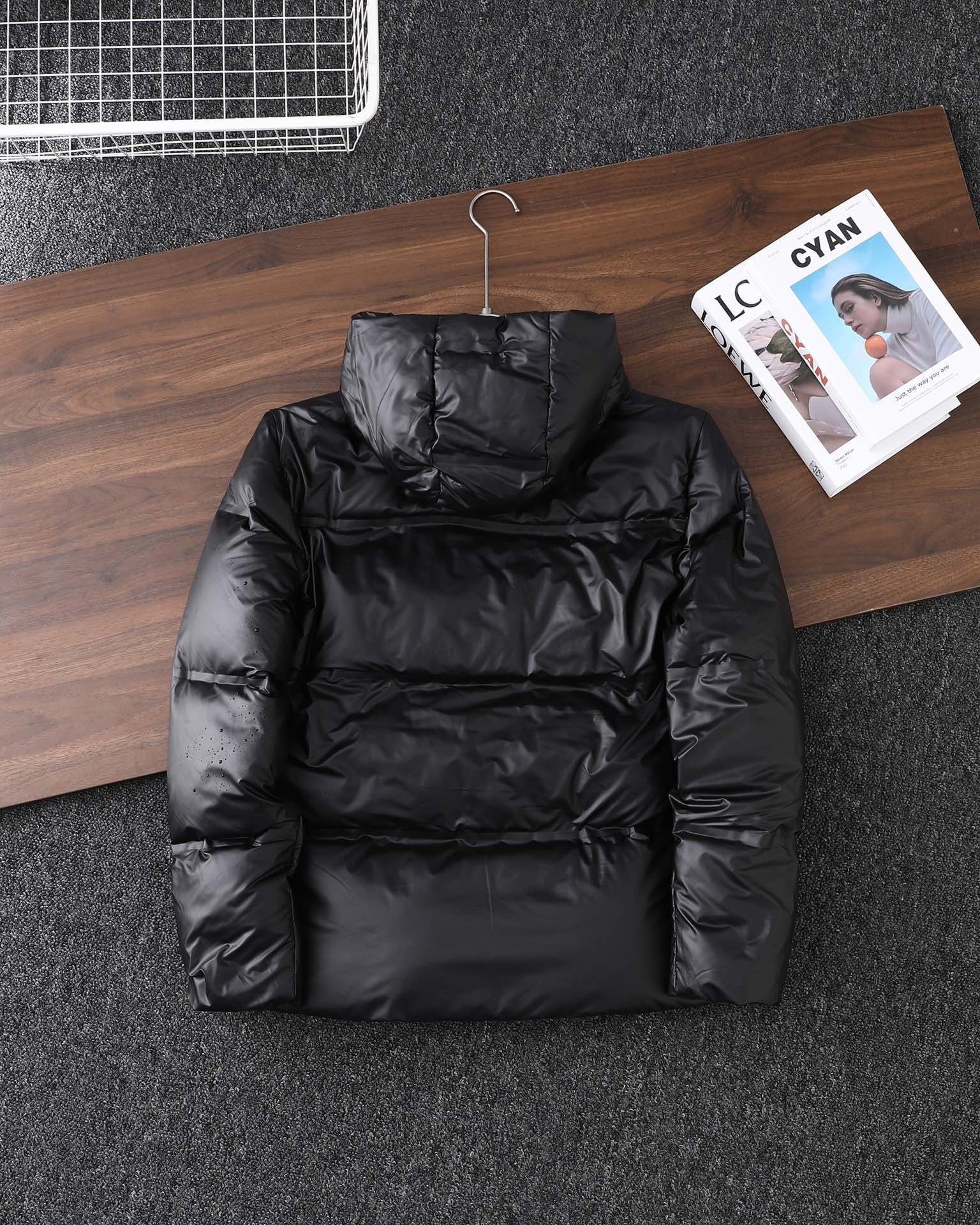 PRADA ダウンジャケット ミニサイズ 撥水加工 通勤カジュアル ブラックナイロン - 画像 7