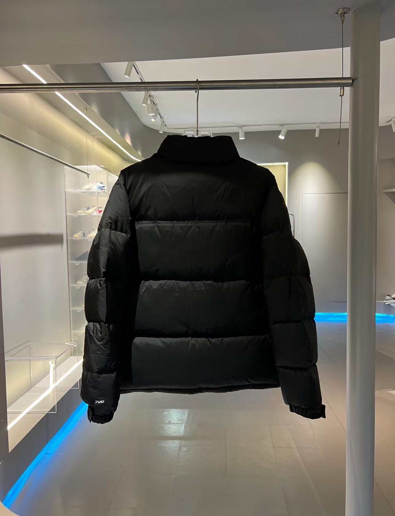 adidas ダウンジャケット パuffer フード付き 防風防水 YKKファスナー ブラック - 画像 6