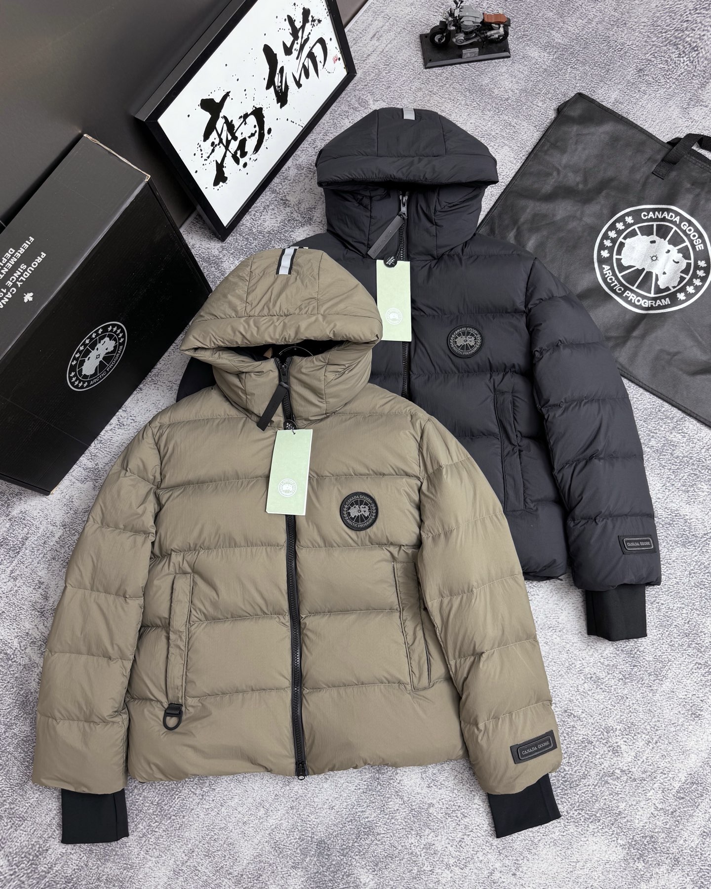 CANADA GOOSE ダウンジャケット ミニサイズ 防寒 通勤 ブラック ベージュ - 画像 3