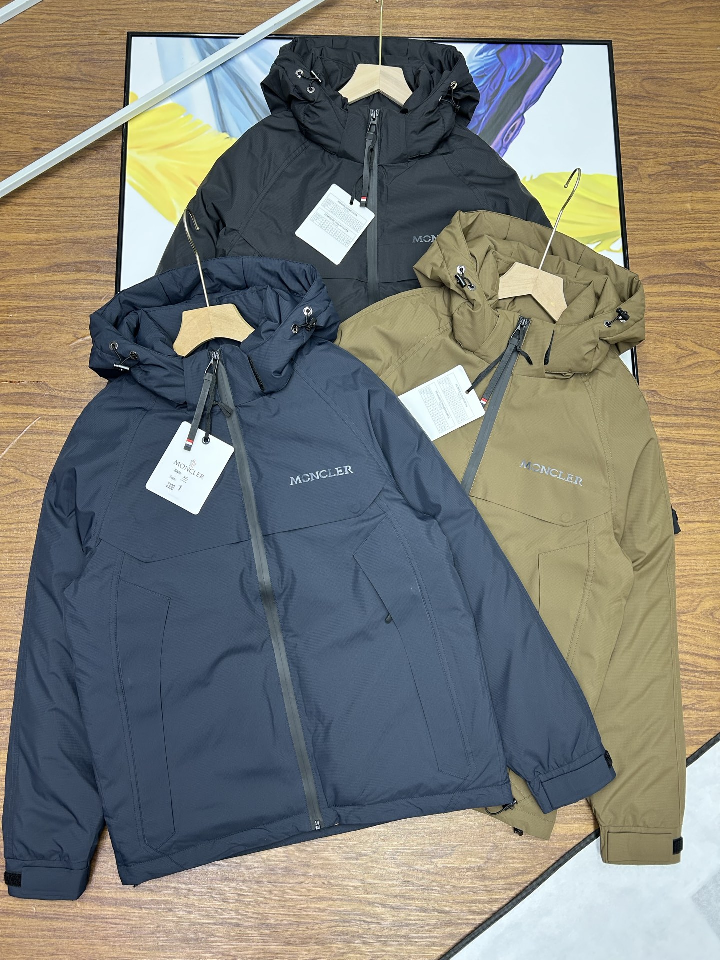 MONCLER ダウンジャケット パーカー フード付き 防寒対応 カジュアル ブラック ネイビー カーキ マルチカラー