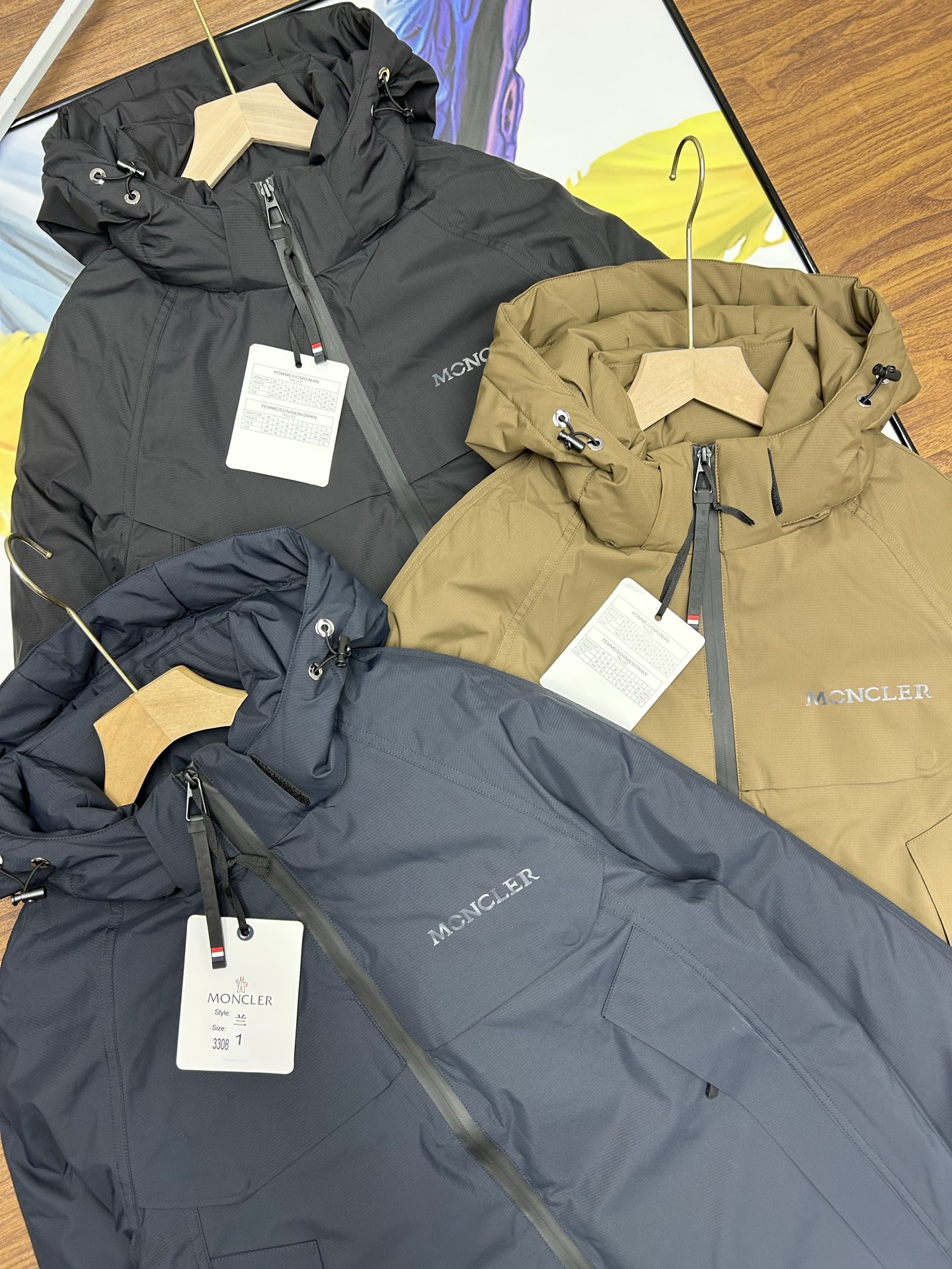 MONCLER ダウンジャケット パーカー フード付き 防寒対応 カジュアル ブラック ネイビー カーキ マルチカラー - 画像 2