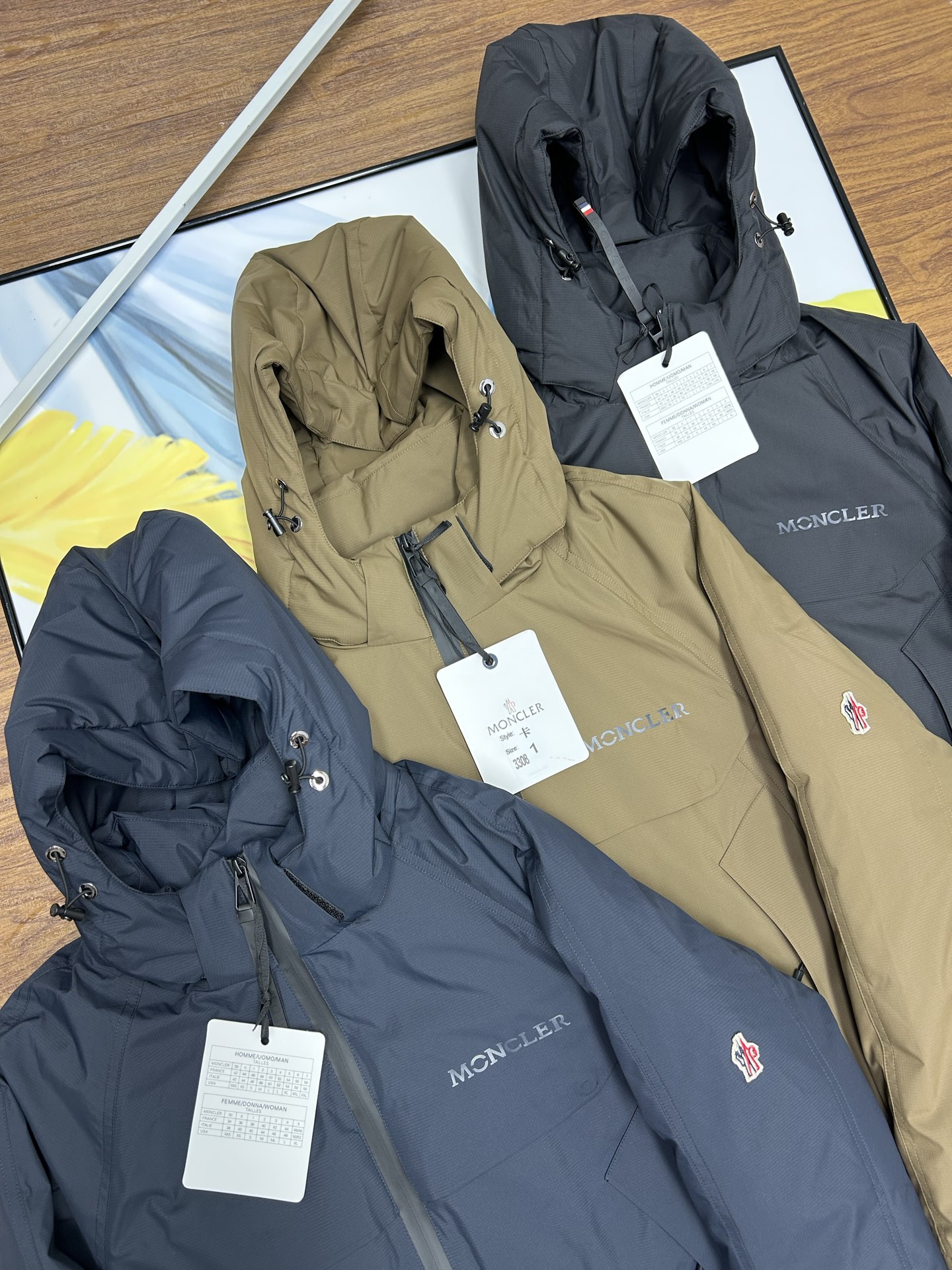 MONCLER ダウンジャケット パーカー フード付き 防寒対応 カジュアル ブラック ネイビー カーキ マルチカラー - 画像 8
