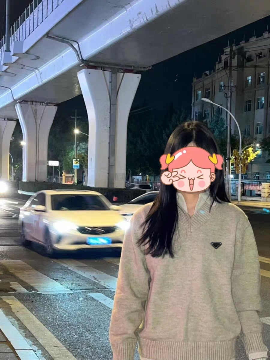 PRADA セーター ポロネック デザイン オーバーサイズ カジュアル ベージュ/グレー レザートリム - 画像 4