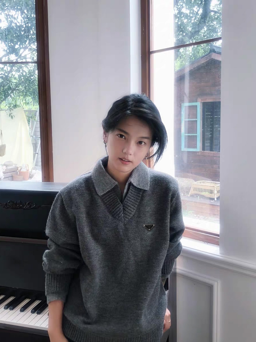 PRADA セーター ポロネック デザイン オーバーサイズ カジュアル ベージュ/グレー レザートリム - 画像 5