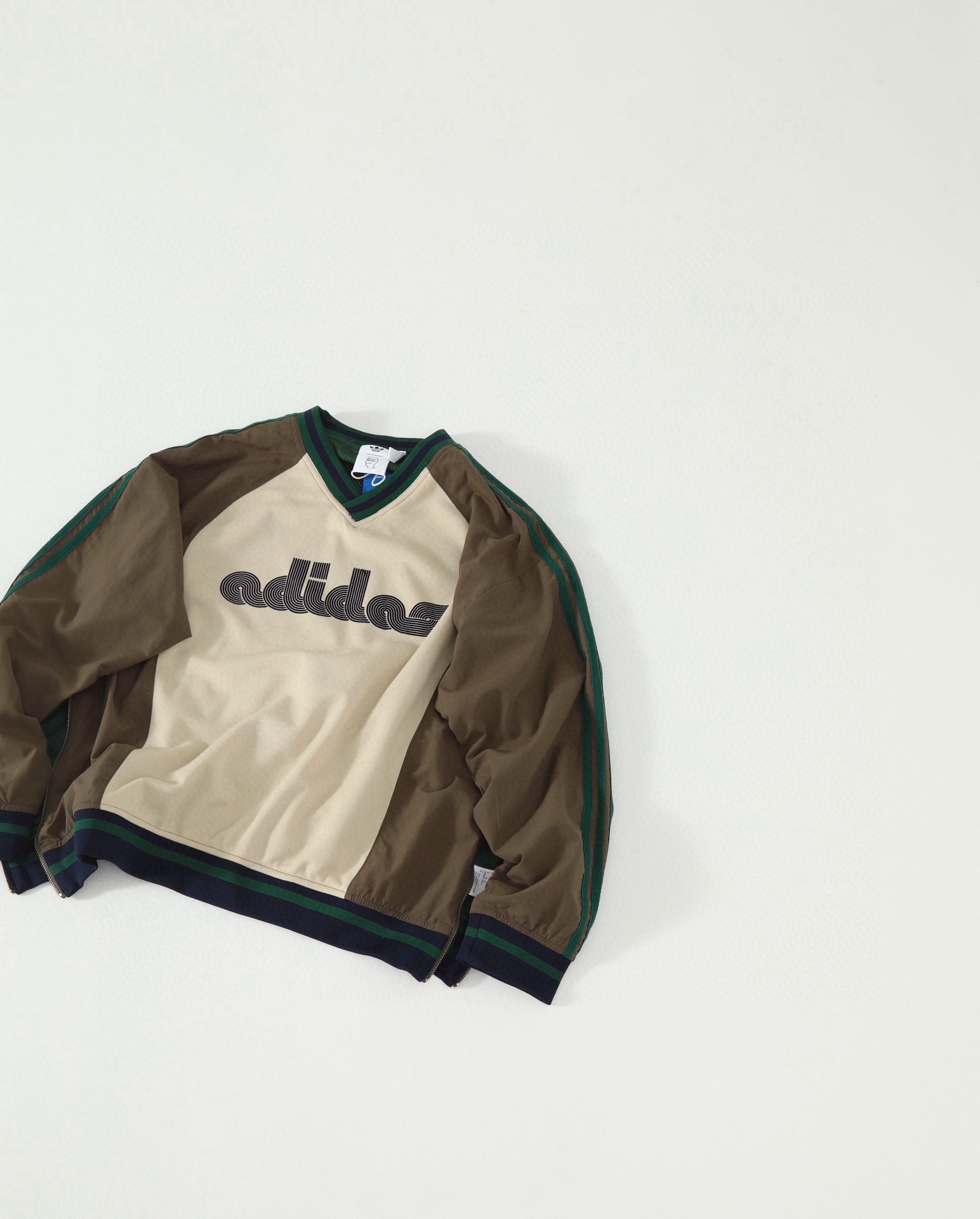 ADIDAS トレフォイル コラボ ジャケット カジュアル ブラックヘッド モデル ロゴ刺繍 ネイビー/ベージュ/オリーブ